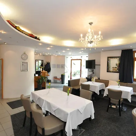 Waldperlach By Blattl Munique