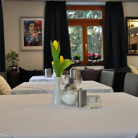 Hotel Waldperlach By Blattl Munique