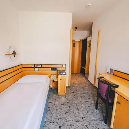 Waldperlach By Blattl 3* Μόναχο