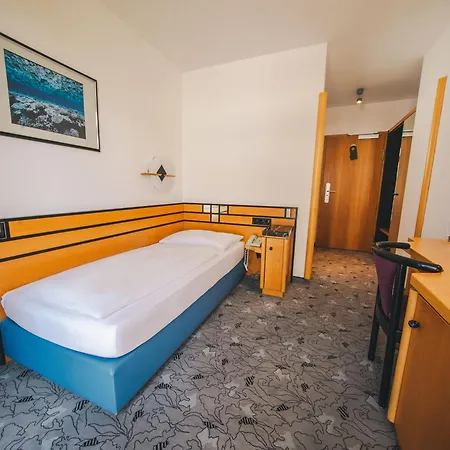 Hotel Waldperlach By Blattl 3*