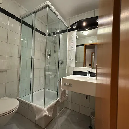Waldperlach By Blattl Otel 3*